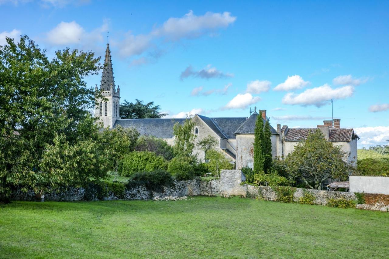 14Th Century Priory In Pressigny Bed and Breakfast Pressigny  Exteriör bild