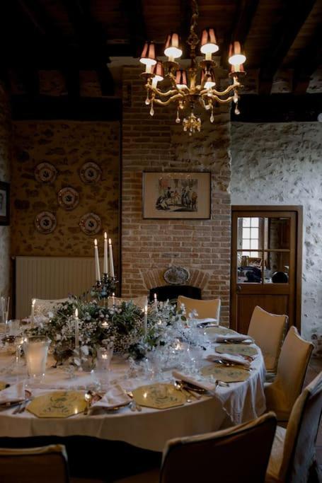 14Th Century Priory In Pressigny Bed and Breakfast Pressigny  Exteriör bild